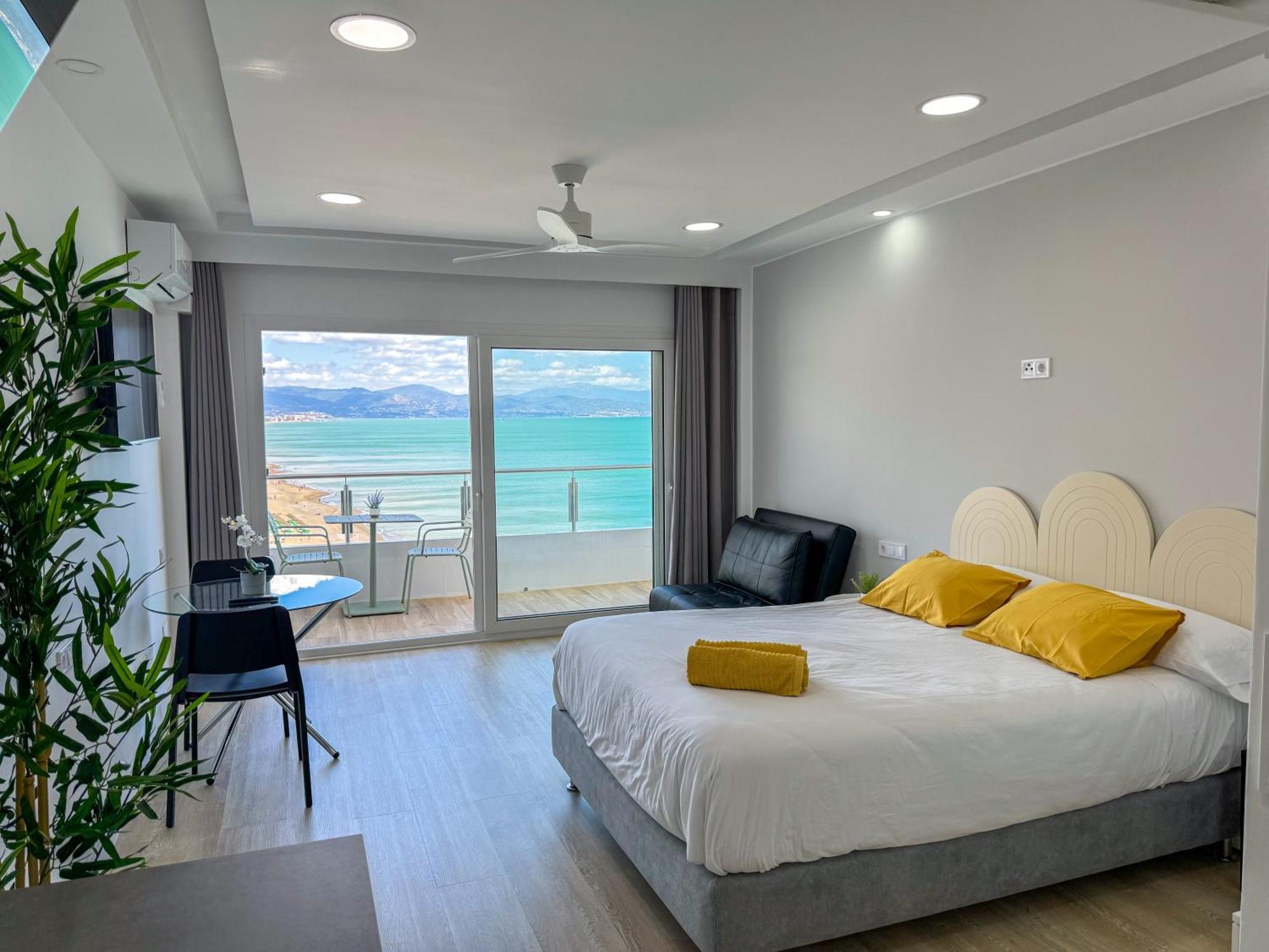 Апартаменты Spectacular Sea Views Торремолинос Экстерьер фото